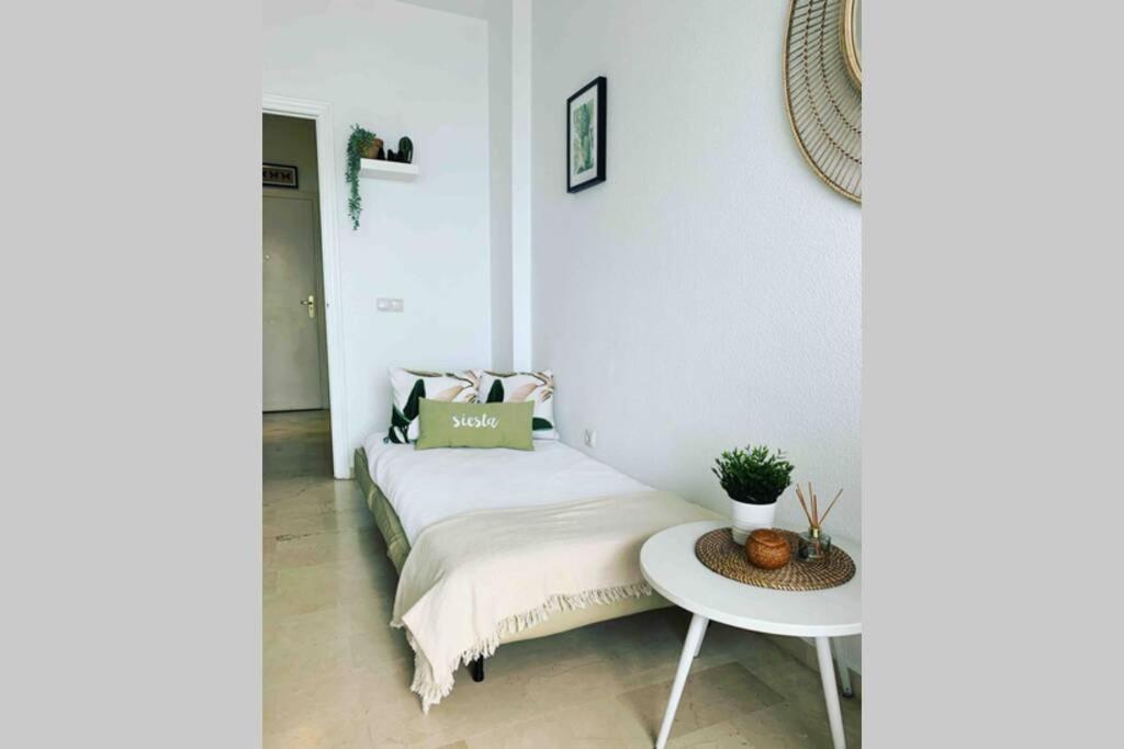Amazing Frontline Sea Views Studio Apartment Castillo Del Vigia טורמולינוס מראה חיצוני תמונה
